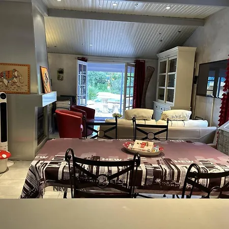 Ferienhaus 5 Pieces Avec Piscine Privee Pres De La Au Lavandou - Fr-1-251-852