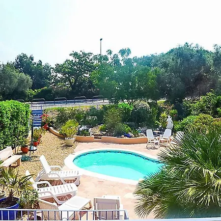 Дом отдыха 5 Pieces Avec Piscine Privee Pres De La Au Lavandou - Fr-1-251-852 *