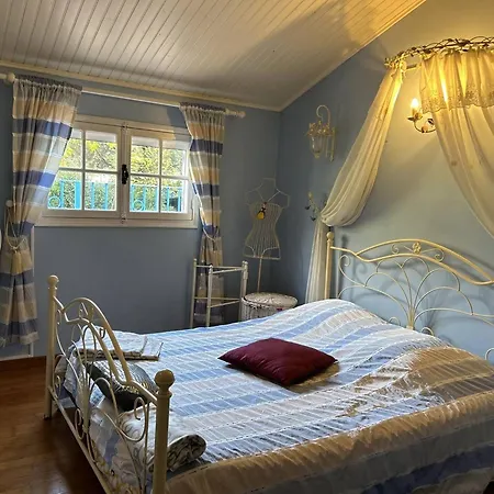 5 Pièces Avec Piscine Privée Près De La Au Lavandou - Fr-1-251-852