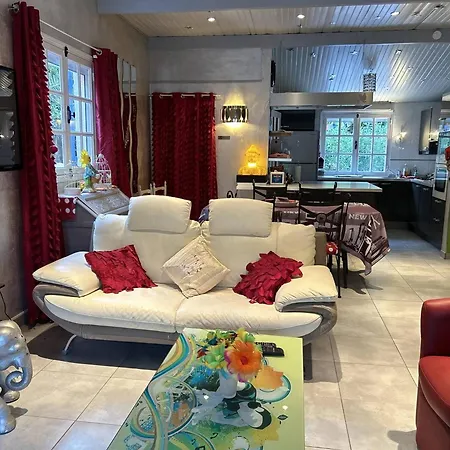 5 Pieces Avec Piscine Privee Pres De La Au Lavandou - Fr-1-251-852 *